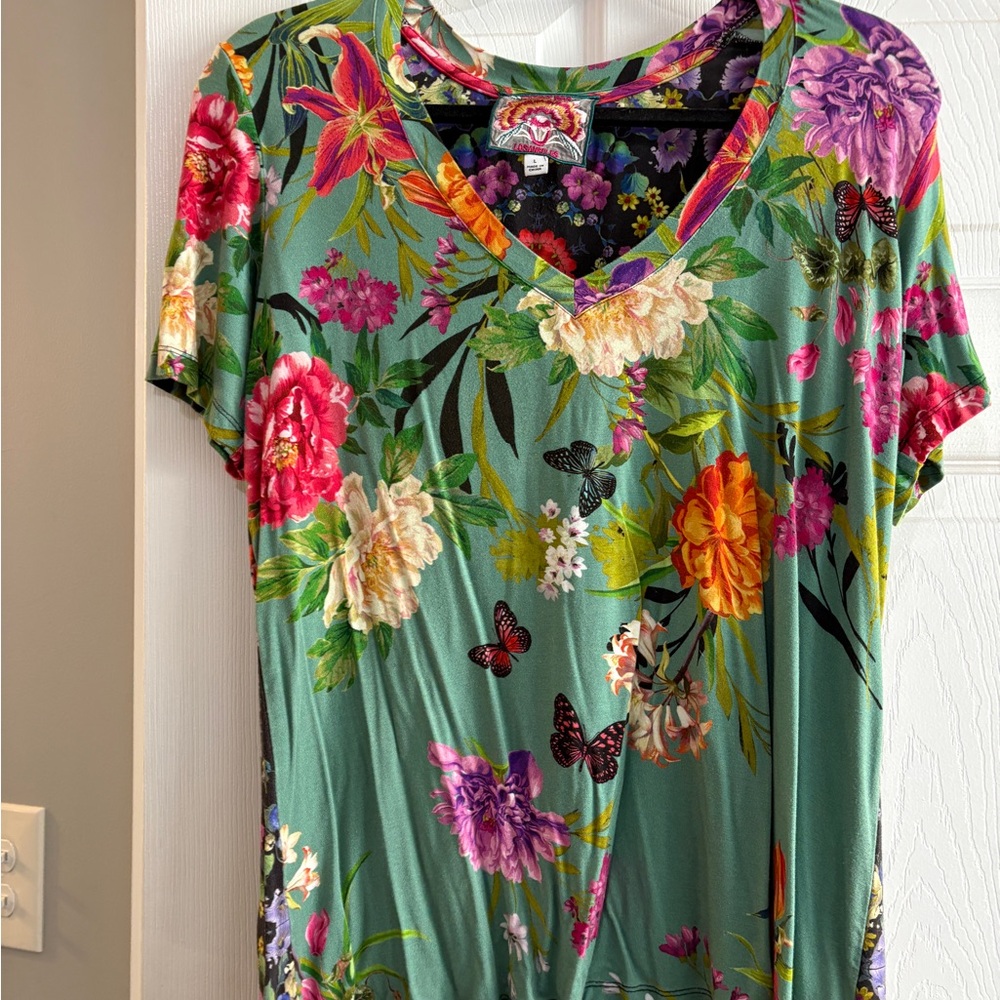Johnny Was Multicolor Floral V-Neck Top